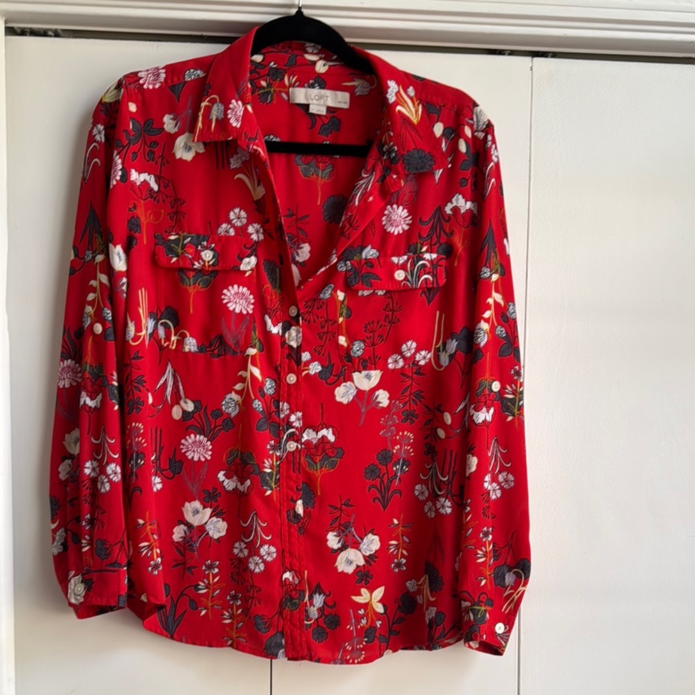 Red Floral Button-Up/sleeves Shirt size L petite